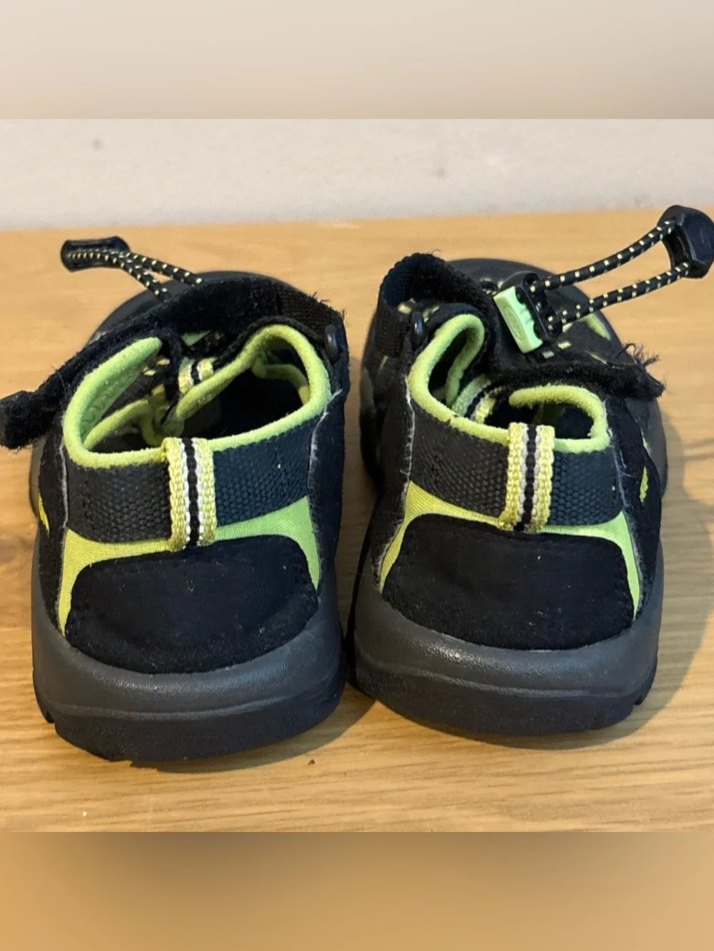 KEEN Newport H2 Lime Green & Black Hiking Outdoor Sandals Kids Sz 12